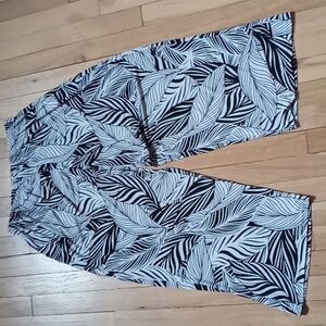 WIDE LEG WHITE & BLACK PRINT PENTS PS